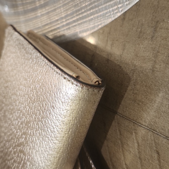 Kate Spade Wellesley Rose Gold Leather Wristlet. - Picture 8 of 14